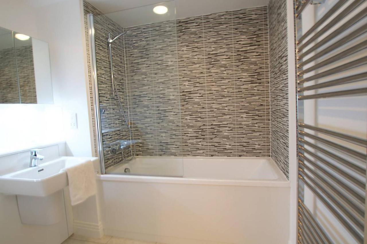 Altido Bright Centre 2bed, 2bath With Free Parking Appartement *